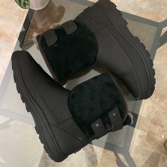 UGG Tamarind Waterproof Boots - Picture 4 of 11